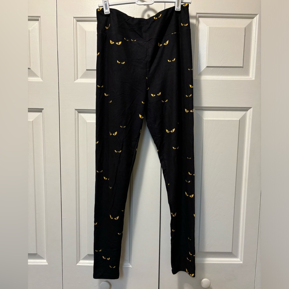 Spooky eyes leggings